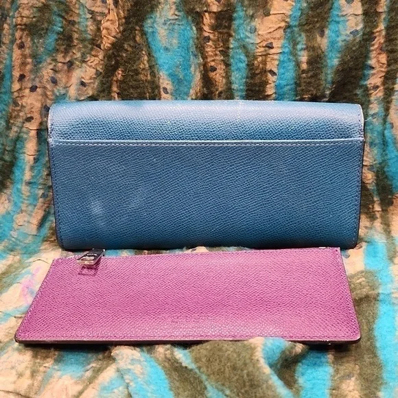 Coach Embossed Textured Trifold Leather Wallet - Picture 3 of 15